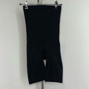 🔹 Spanx High Rise Boy Short Shapewear